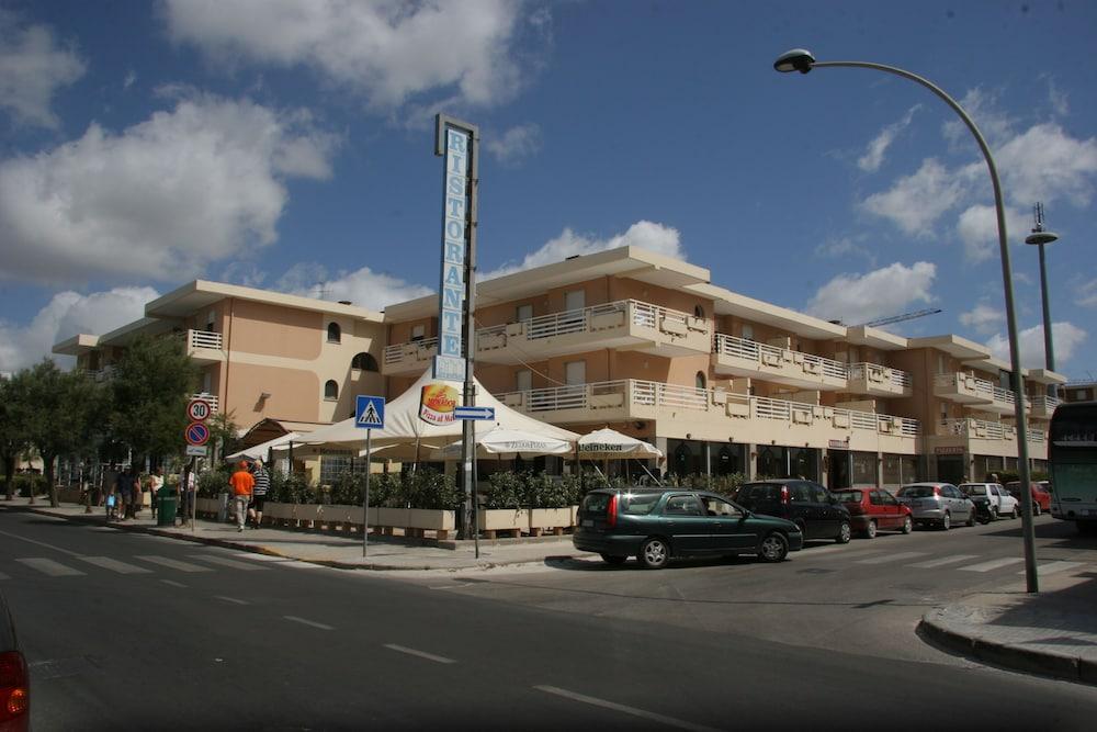 Buganvillea Aparthotel 3*